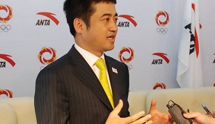 安踏董事长是谁_安踏标志