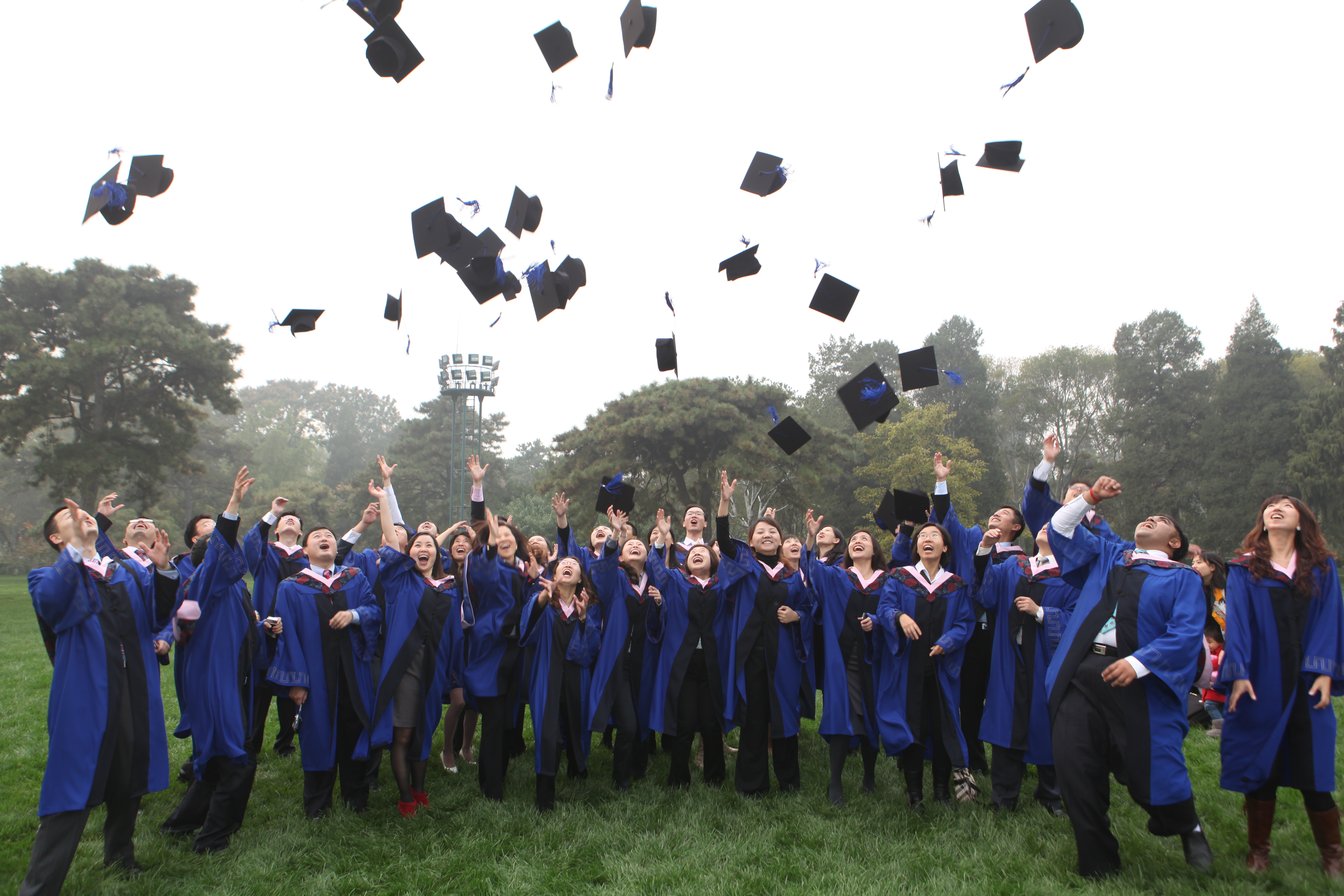 商学院英文缩写_商学院的英文_商学院英文翻译