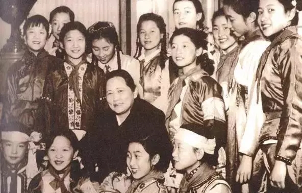纵我出走半生，仍是此间少年 | 那些长江人的童年故事